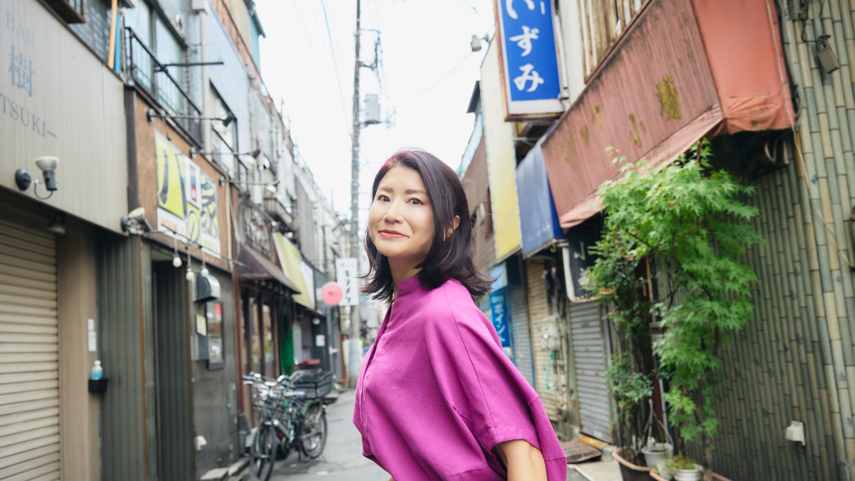 北千住の街を歩く代表・日比谷真理